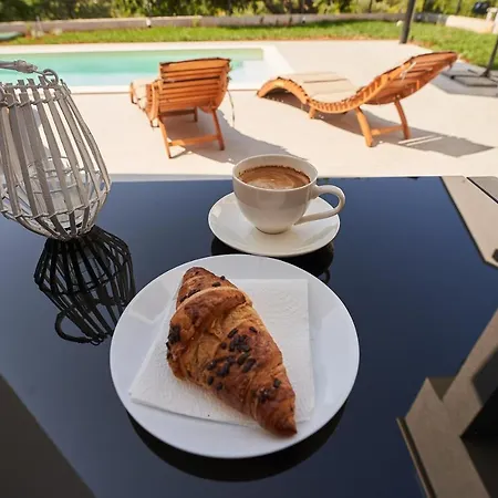 Martin Noel 빌라 *