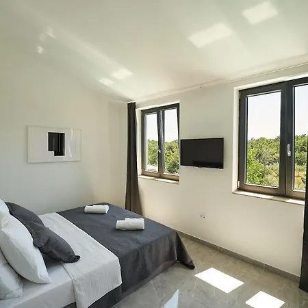 Martin Noel 빌라 *