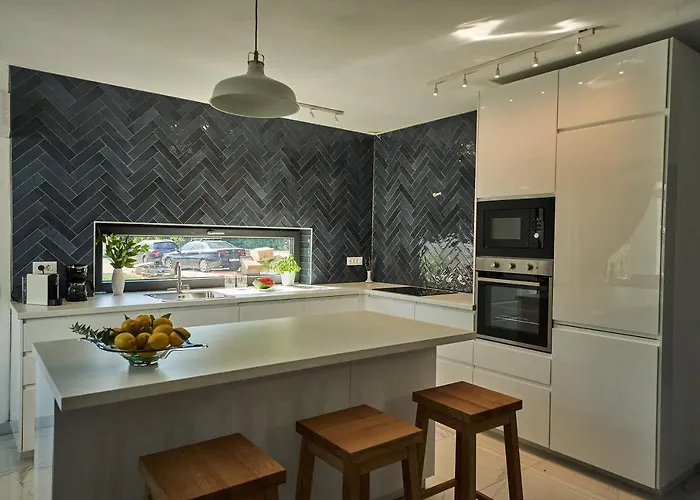 فيلة Martin Noel *